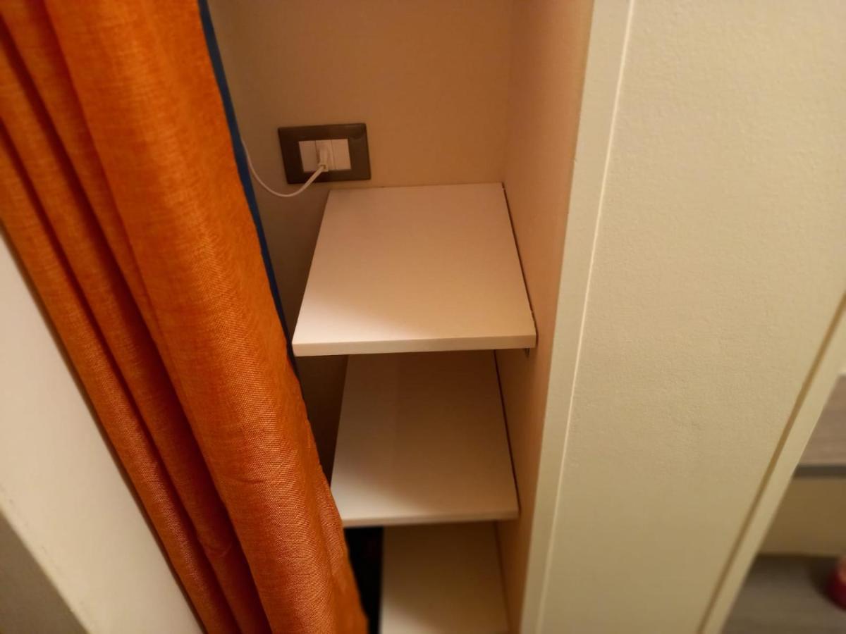 Room In Historical City Centre With Private Bathroom Katania Zewnętrze zdjęcie