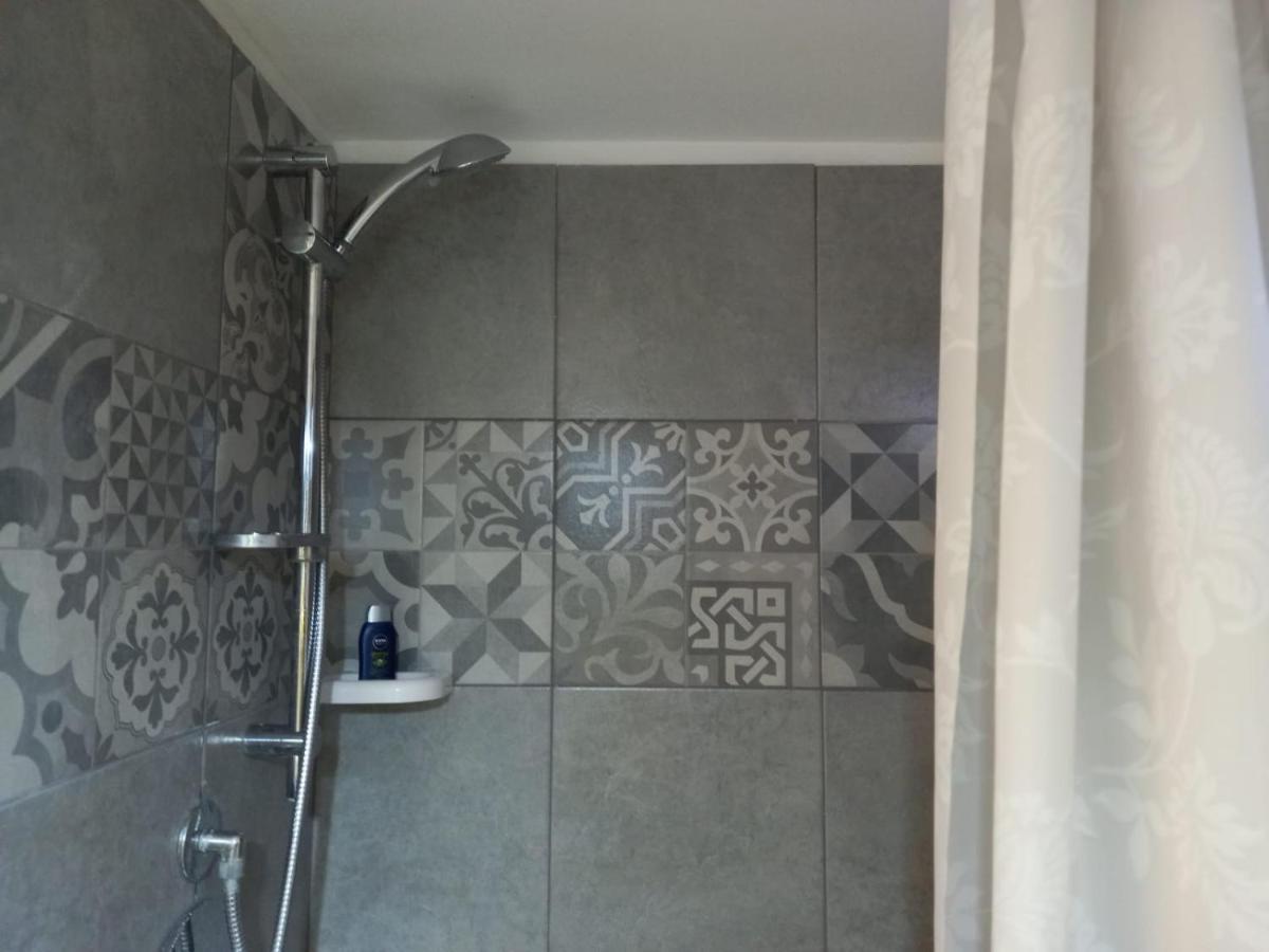 Room In Historical City Centre With Private Bathroom Katania Zewnętrze zdjęcie