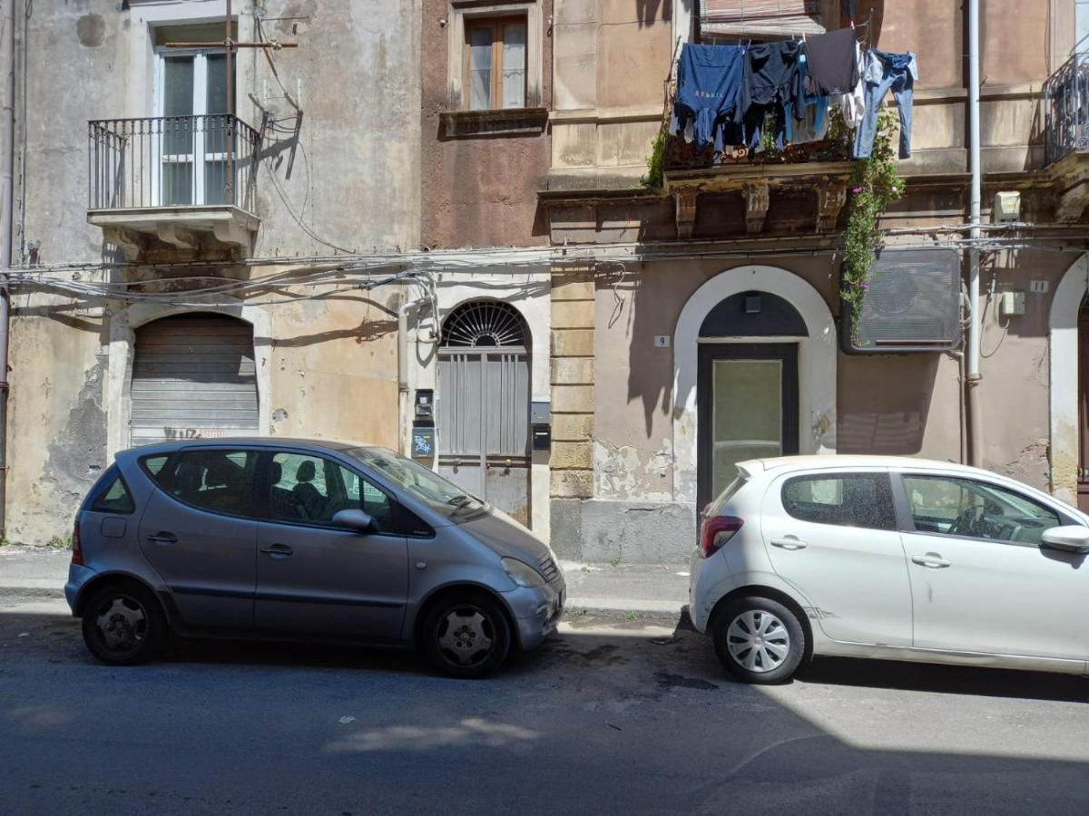 Room In Historical City Centre With Private Bathroom Katania Zewnętrze zdjęcie